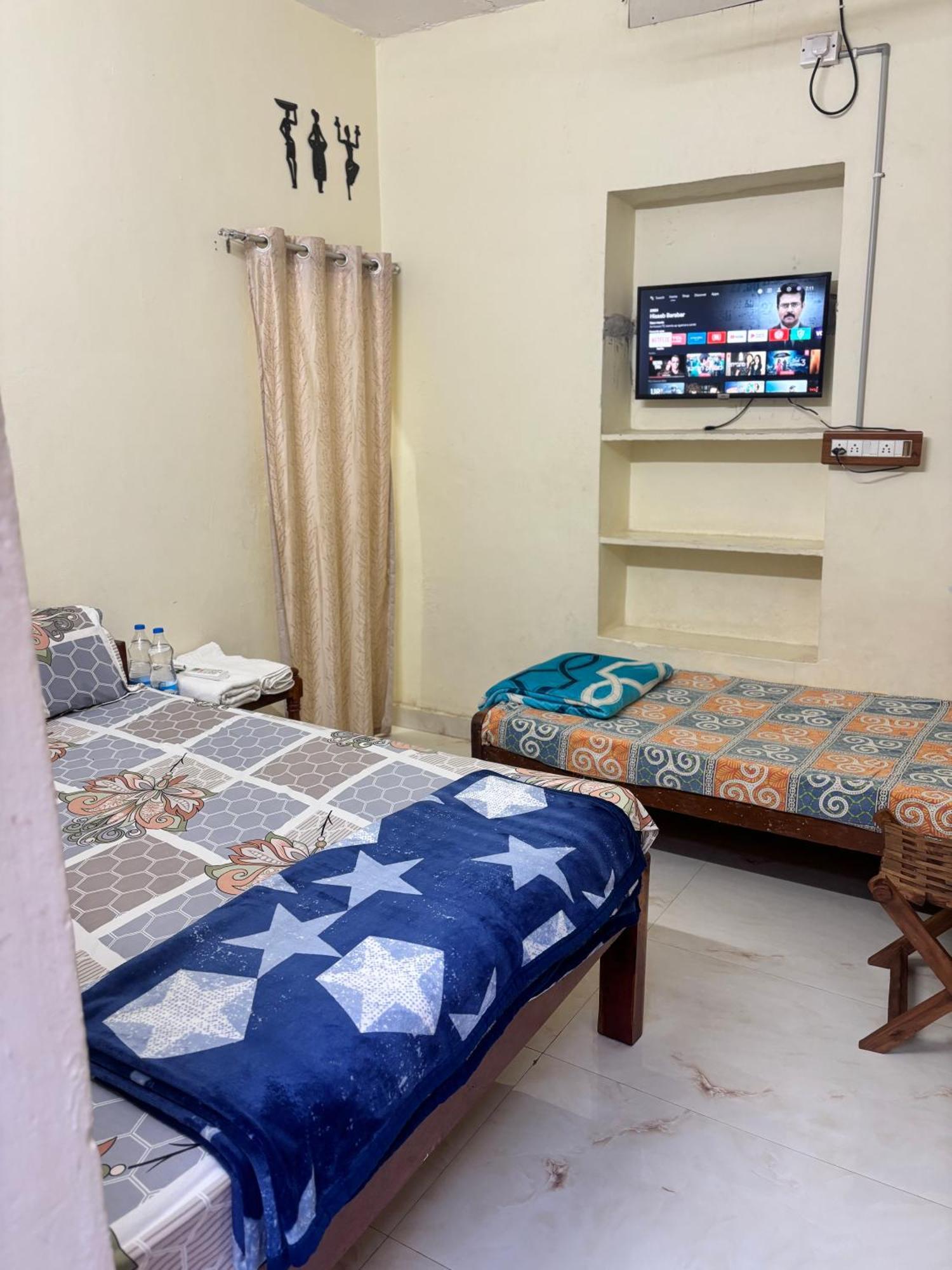 Mahesh Guest House Hampi Exterior photo